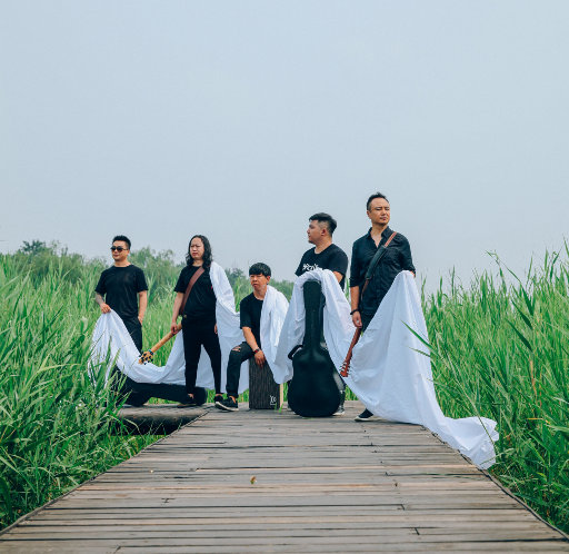 东北娘们国语版免费播放
